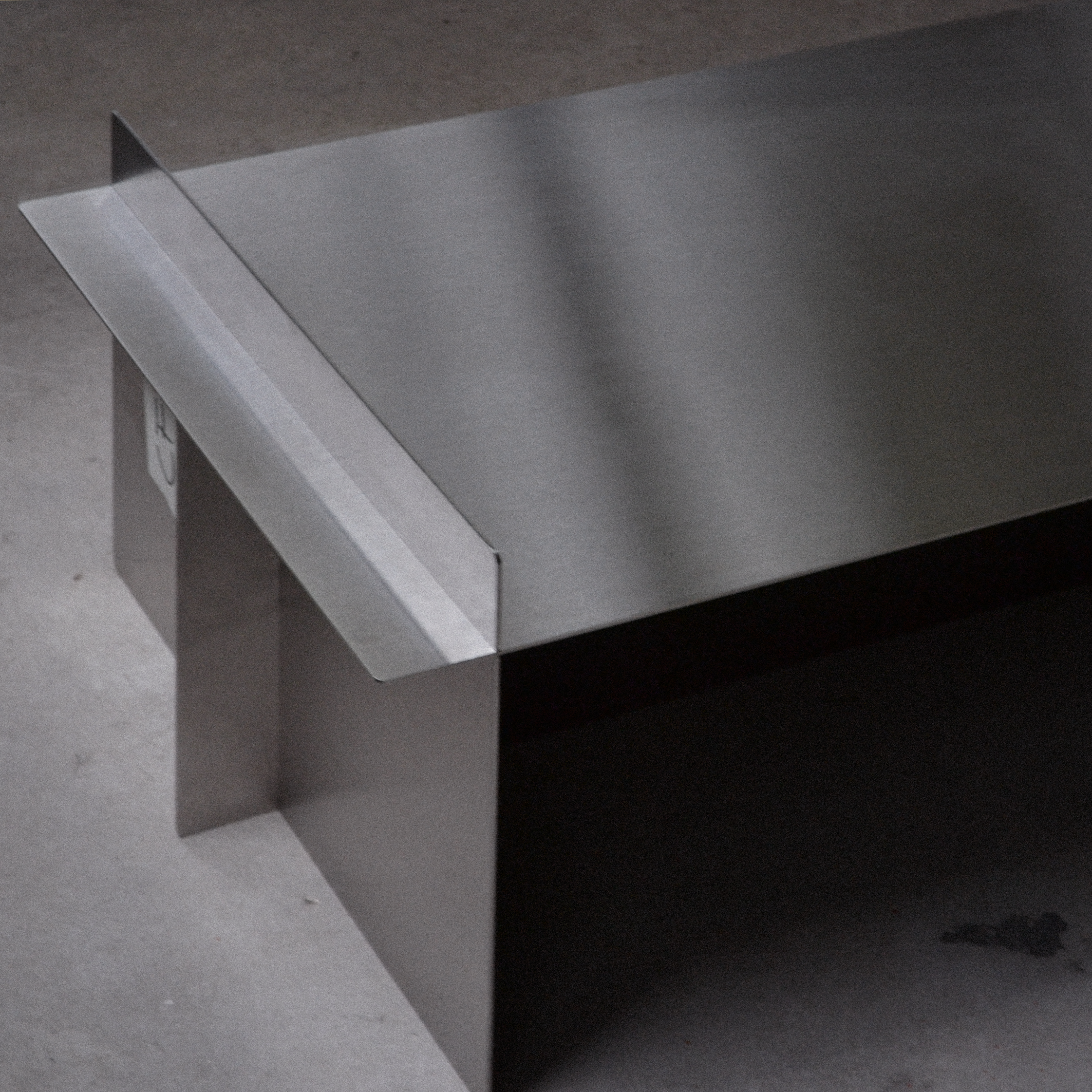THE COFFEE TABLE